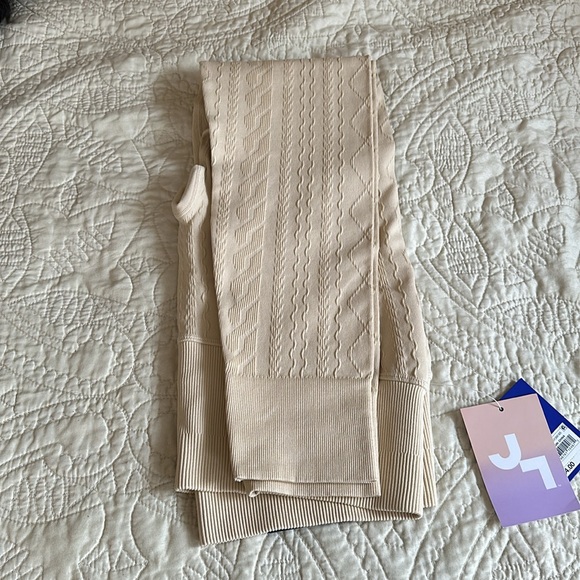 Brand New Joy Lab Knit Leggings - Cream - Size Large - Picture 2 of 3